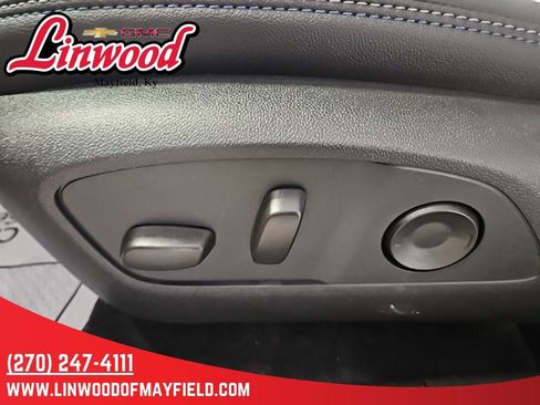 New 2026 Chevrolet Equinox EV LT image 18