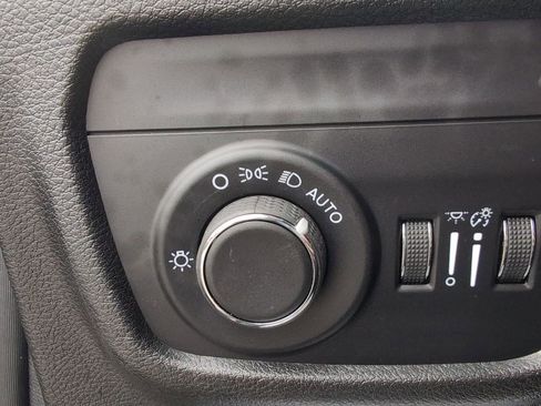 Used 2025 Jeep Grand Cherokee Laredo w/ Luxury Tech Group I AWD/4WD image 25