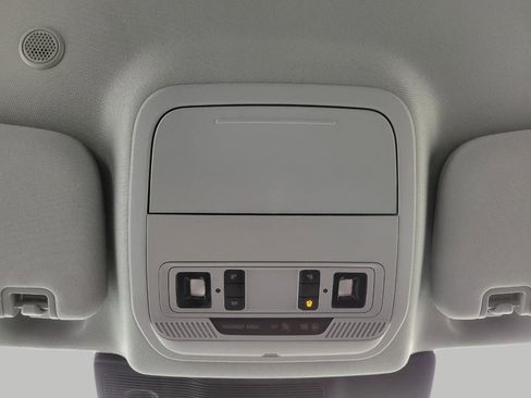 Used 2023 Ford Explorer XLT w/ Equipment Group 202A image 18