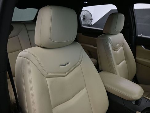 Used 2019 Cadillac XT5 FWD image 41