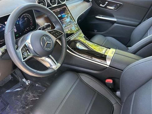 Used 2025 Mercedes-Benz GLC 350e 4MATIC image 4