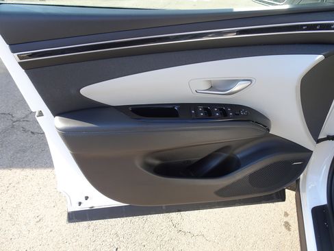 Used 2023 Hyundai Tucson Limited w/ Winter Package image 11