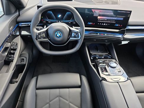 New 2026 BMW i5 eDrive40 image 11
