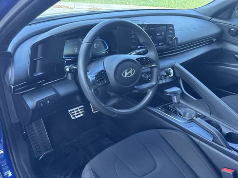 Used 2025 Hyundai Elantra Sport FWD image 12