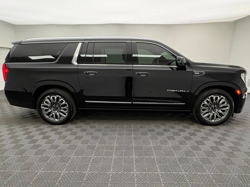 Used 2023 GMC Yukon XL Denali Ultimate w/ LPO, Floor Liner Package AWD/4WD image 8
