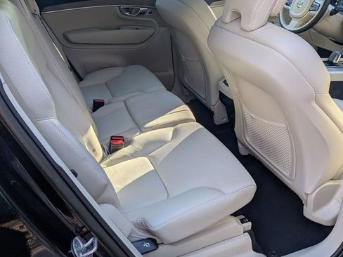 Used 2023 Volvo XC90 B6 Plus image 25