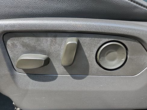 Used 2025 GMC Sierra 1500 SLT image 20