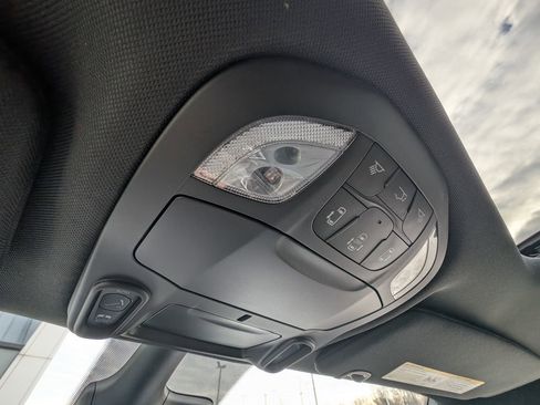 New 2026 Chrysler Pacifica Limited image 32