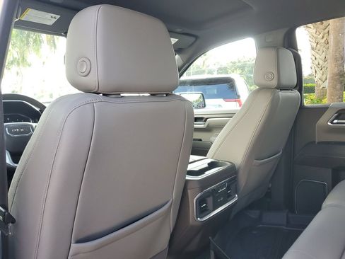 Certified 2023 GMC Sierra 1500 SLT w/ SLT Premium Plus Package AWD/4WD image 15