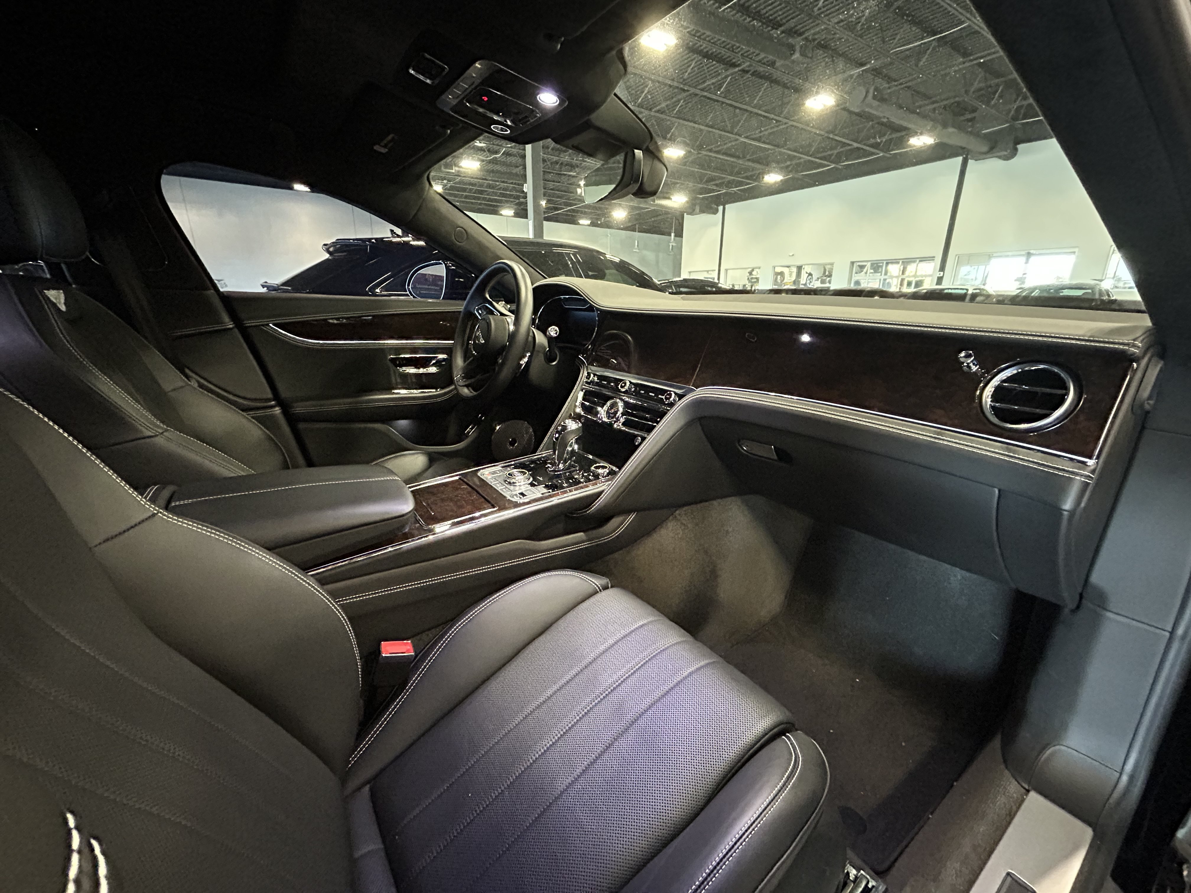 Used 2021 Bentley Flying Spur V8 AWD/4WD image 12
