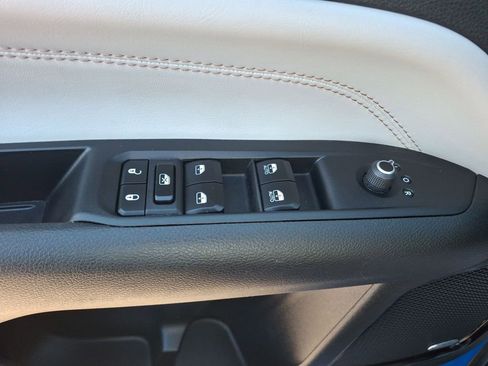 Used 2024 Jeep Compass Limited w/ Sun and Sound Group image 25