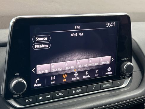 Used 2022 Nissan Rogue SV image 16