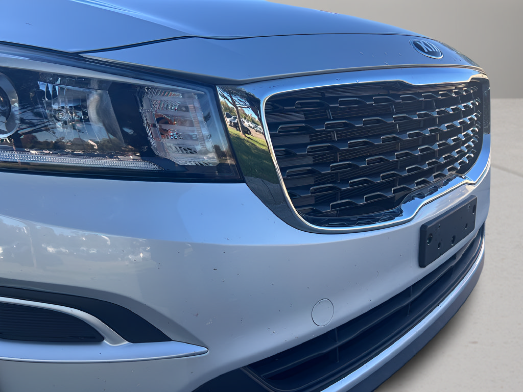 Used 2019 Kia Sedona LX FWD image 30