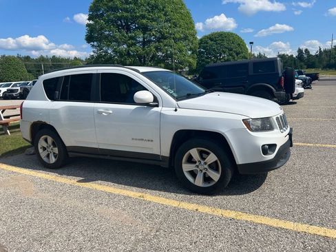 Used 2014 Jeep Compass 4WD image 10