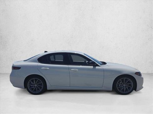 Used 2025 Alfa Romeo Giulia RWD image 4
