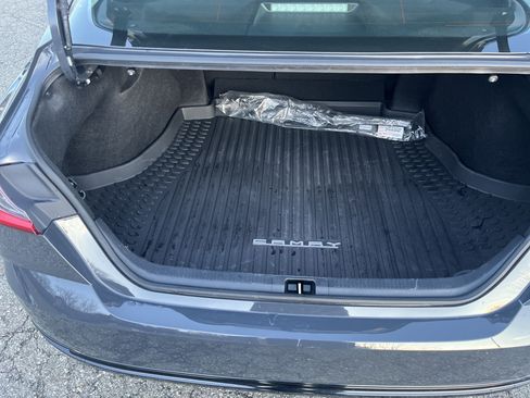 Used 2025 Toyota Camry XLE image 30