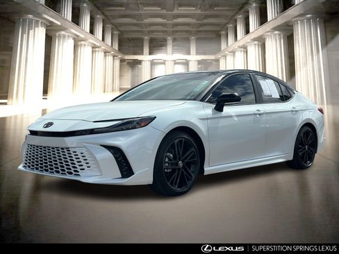 Used 2026 Toyota Camry XSE w/ Premium Package image 9