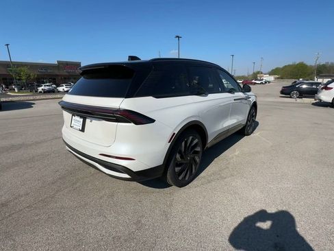 New 2026 Lincoln Nautilus Reserve w/ Jet Appearance Package image 8