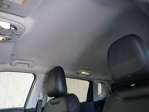 Used 2018 Jeep Compass Latitude w/ Safe & Security Group image 24