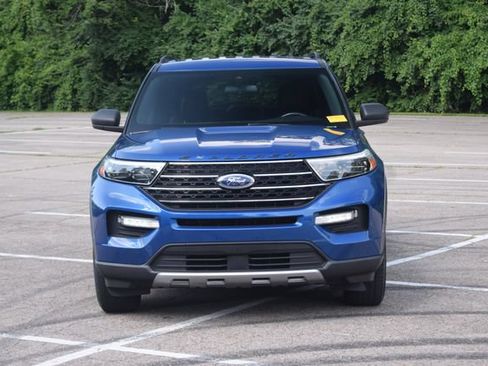 Used 2020 Ford Explorer XLT w/ Equipment Group 202A AWD/4WD image 22
