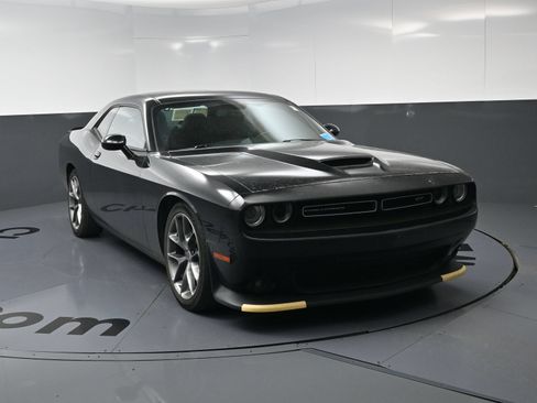 Used 2022 Dodge Challenger GT RWD image 14