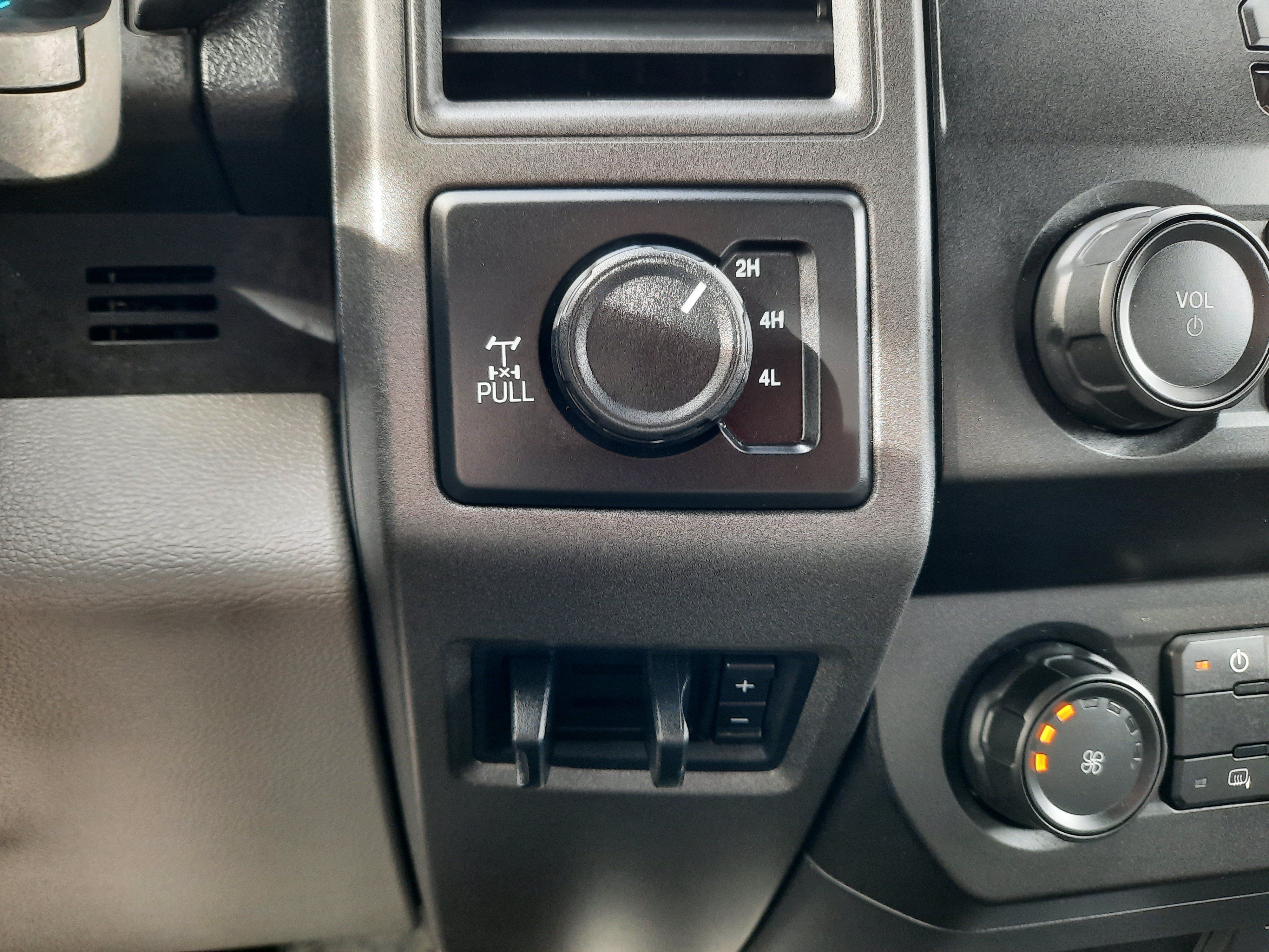 Used 2020 Ford F250 XL w/ Power Equipment Group AWD/4WD image 12