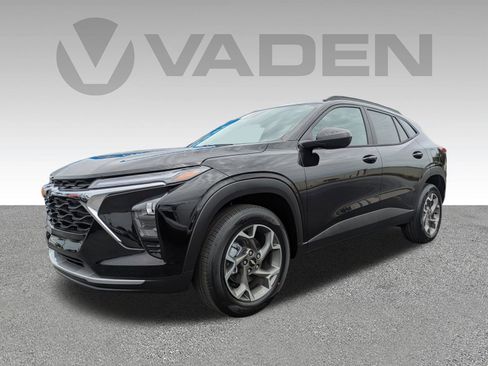 New 2026 Chevrolet Trax LT FWD image 2