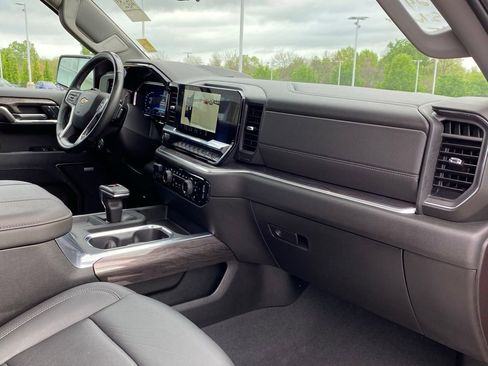 Used 2024 Chevrolet Silverado 1500 LTZ w/ LTZ Premium Package image 32