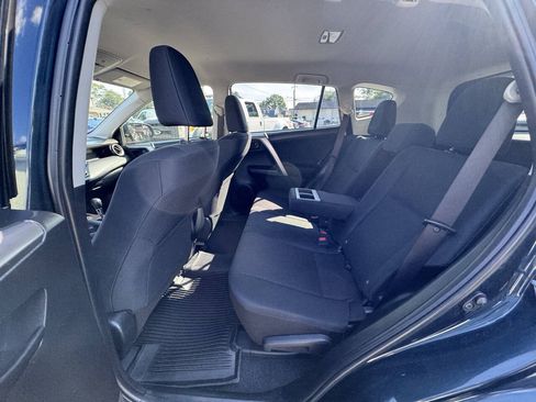 Used 2018 Toyota RAV4 LE w/ All Weather Liner Package AWD/4WD image 27