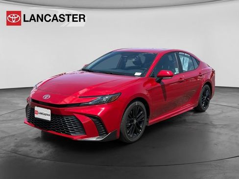 Used 2025 Toyota Camry SE FWD image 3