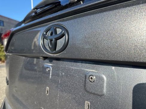 Used 2020 Toyota RAV4 XLE image 12