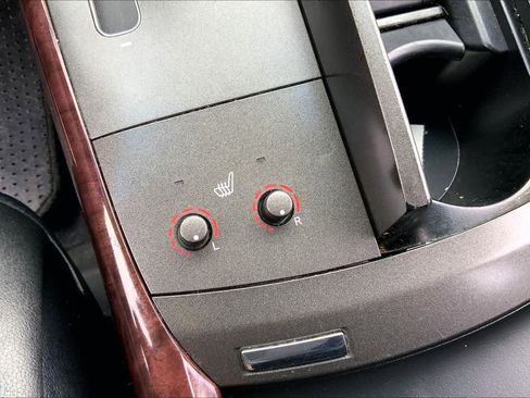 Used 2011 Toyota Avalon Limited image 31