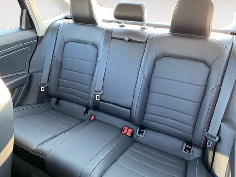 Used 2024 Volkswagen Jetta SE w/ Panoramic Sunroof Package FWD image 16