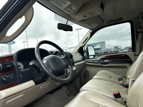 Used 2006 Ford F350 Lariat AWD/4WD image 9