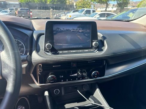 Used 2023 Nissan Rogue SV AWD/4WD image 9