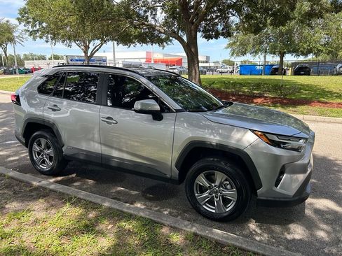 Used 2025 Toyota RAV4 XLE AWD/4WD image 8