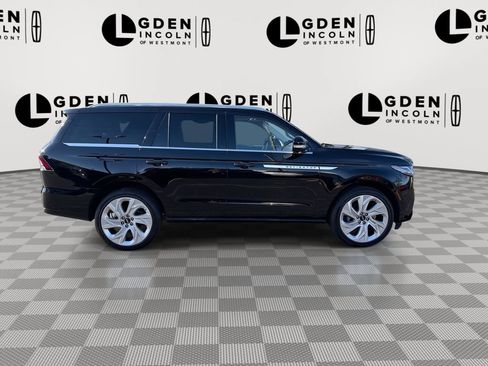 Certified 2025 Lincoln Navigator Reserve AWD/4WD image 9