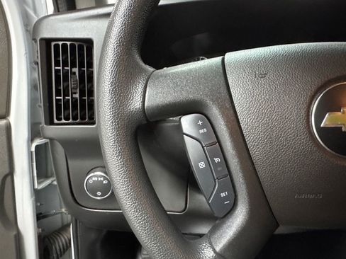 Used 2021 Chevrolet Express 2500 w/ Driver Convenience Package image 9