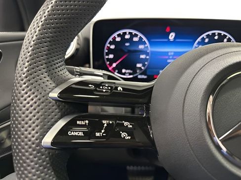 Used 2026 Mercedes-Benz GLC 300 4MATIC image 17