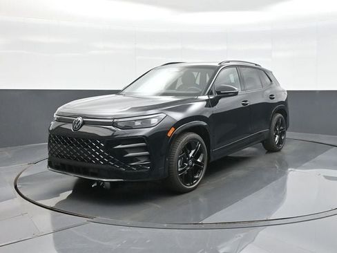 New 2026 Volkswagen Tiguan SE R-Line FWD image 3