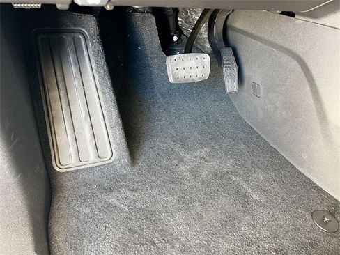 New 2026 GMC Acadia AT4 w/ Luxury Package image 14