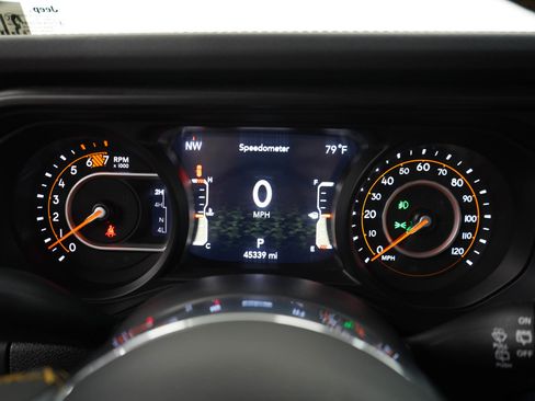 Used 2024 Jeep Wrangler Unlimited Sahara w/ Safety Group AWD/4WD image 26