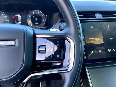 Used 2025 Land Rover Range Rover Velar Dynamic SE image 22