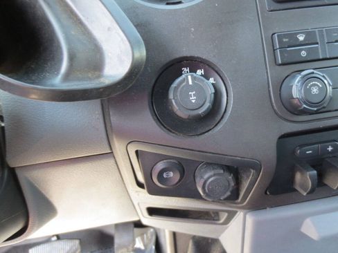 Used 2016 Ford F250 XL w/ Power Equipment Group AWD/4WD image 11