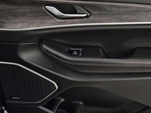 Used 2024 Jeep Grand Cherokee Limited w/ Trailer Tow Package image 33