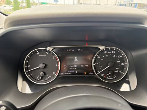 Used 2023 Nissan Rogue SL FWD image 17