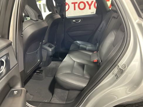 Used 2025 Volvo XC60 B5 Plus image 20