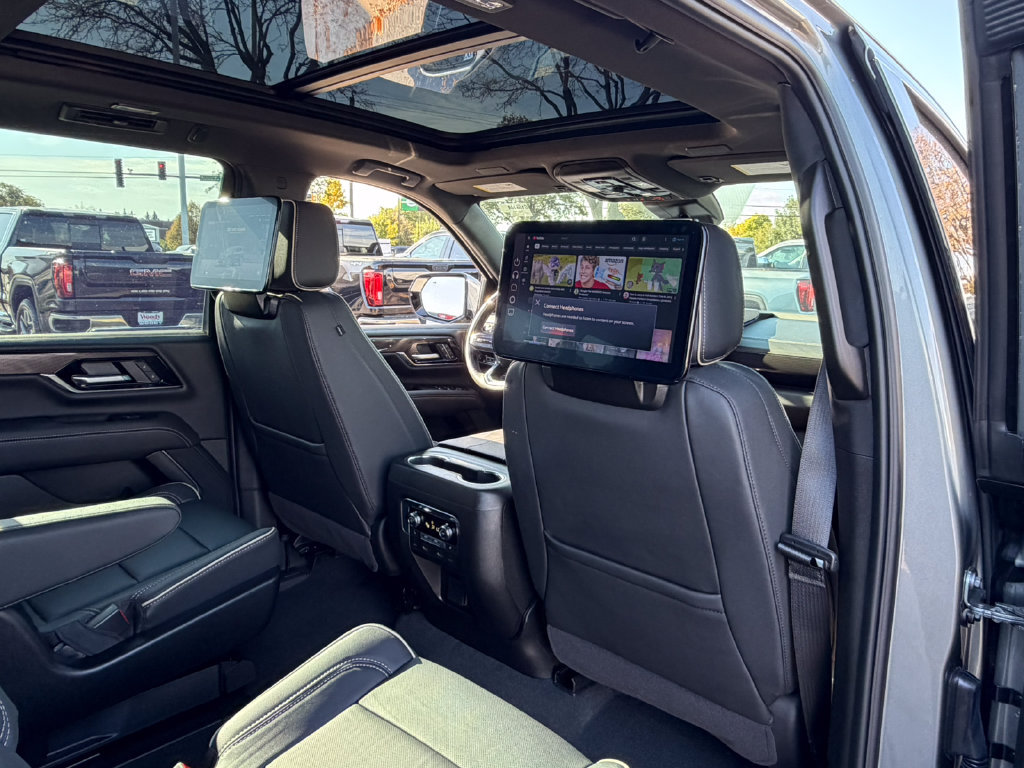 Certified 2026 GMC Yukon XL Elevation w/ Elevation Premium Package AWD/4WD image 17