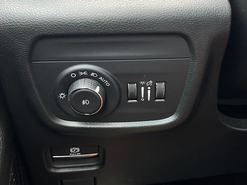 Certified 2025 Jeep Grand Cherokee Limited w/ Luxury Tech Group II AWD/4WD image 51