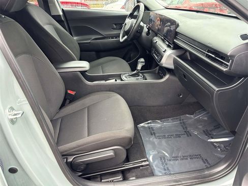 Used 2024 Hyundai Kona SEL image 15